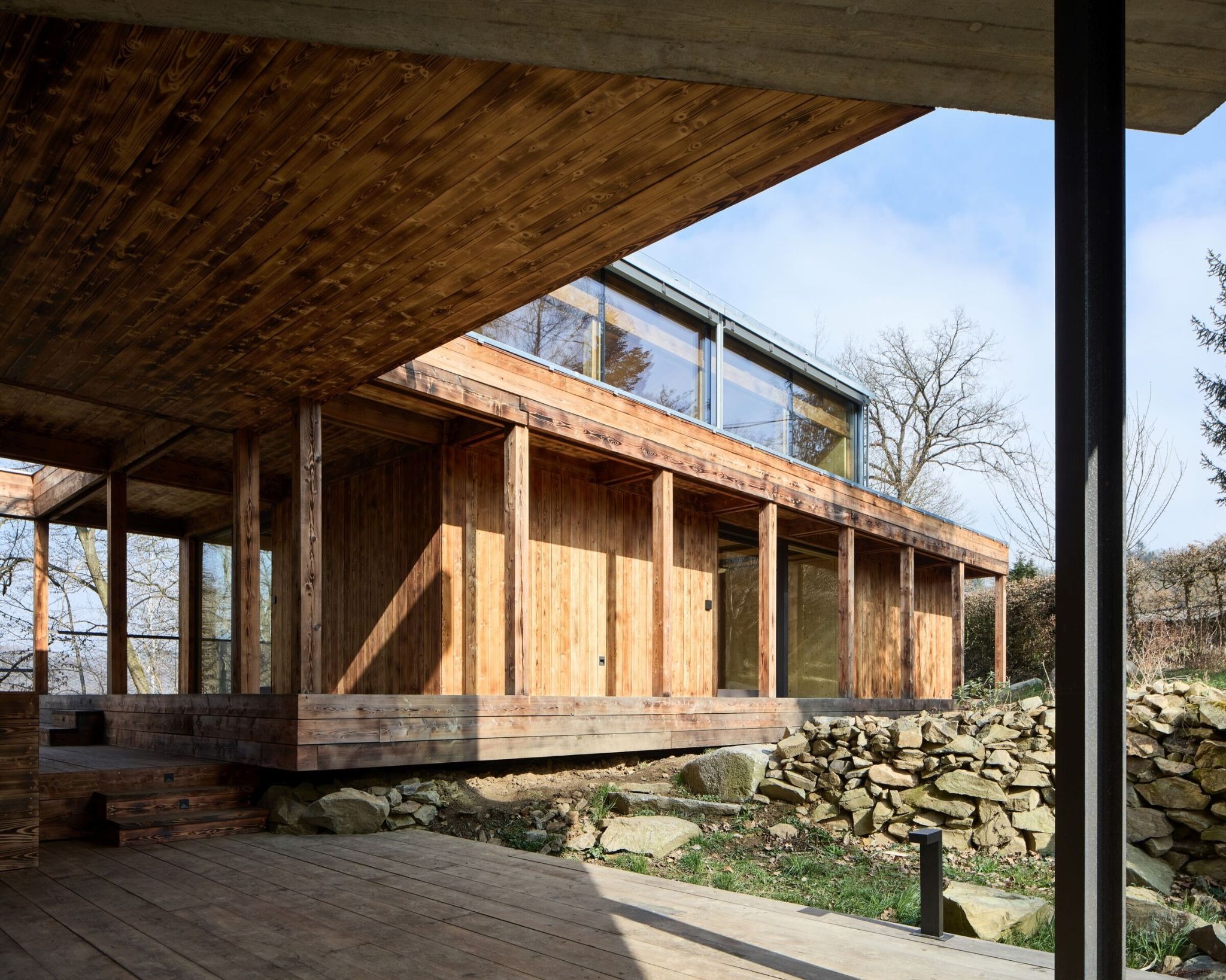 Medník House by päivity architekti: Natural Light, Craft and Contours in Czech Landscape