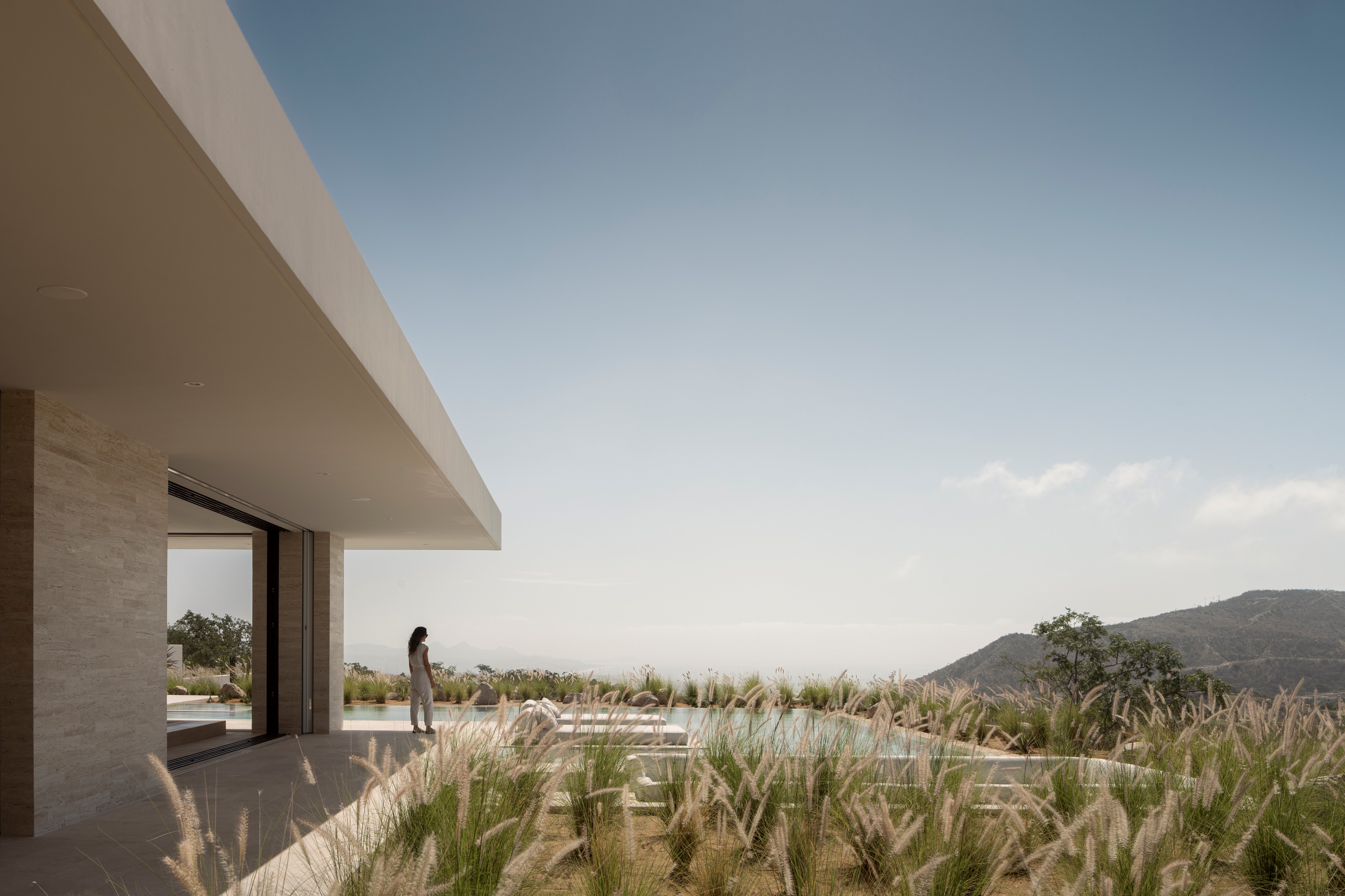 Casa La Vista: A Desert Home Framing The Horizon