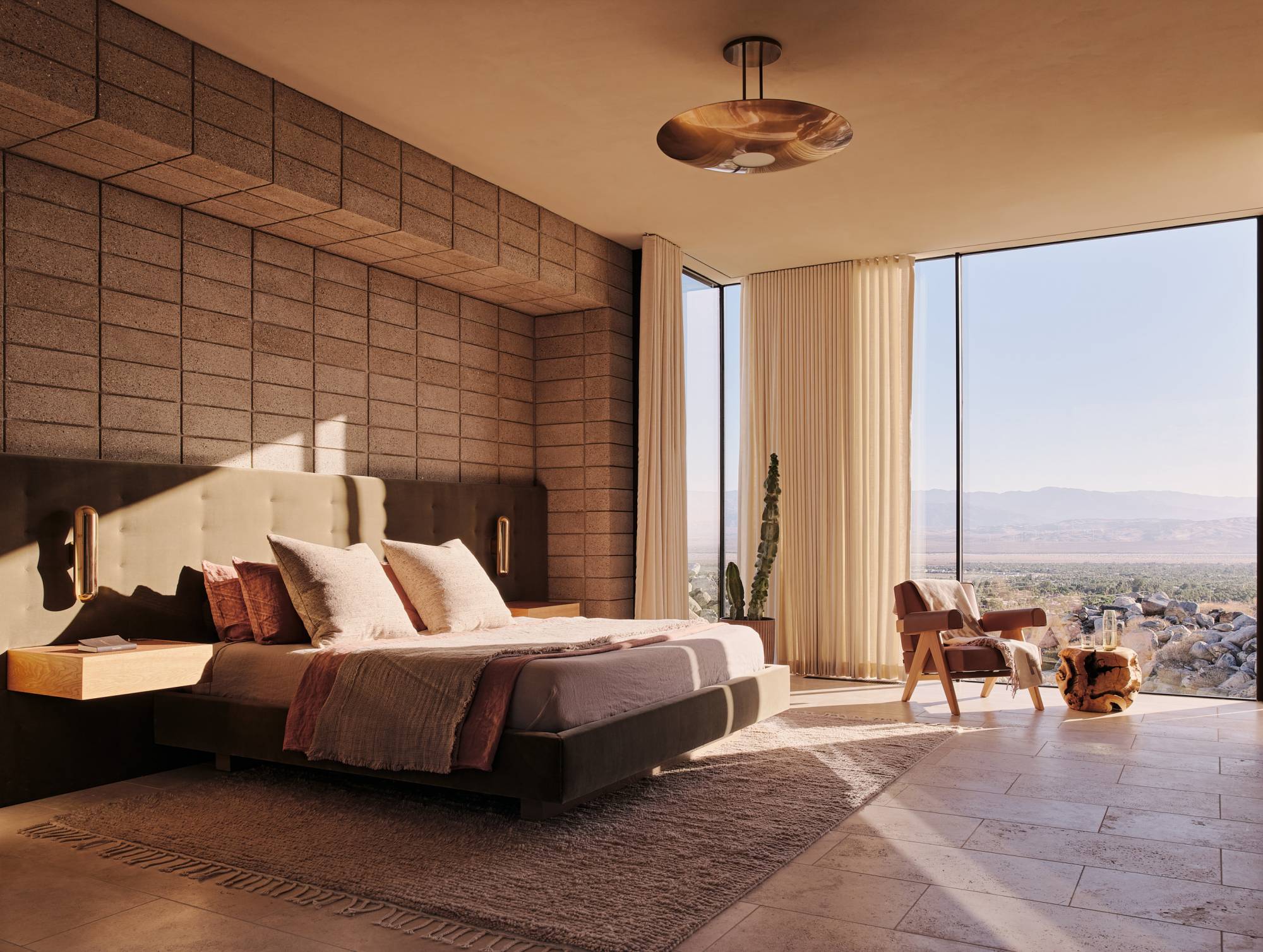 WOODS + DANGARAN’s Desert Palisades Residence Harmonizes With Palm Springs’ Native Terrain