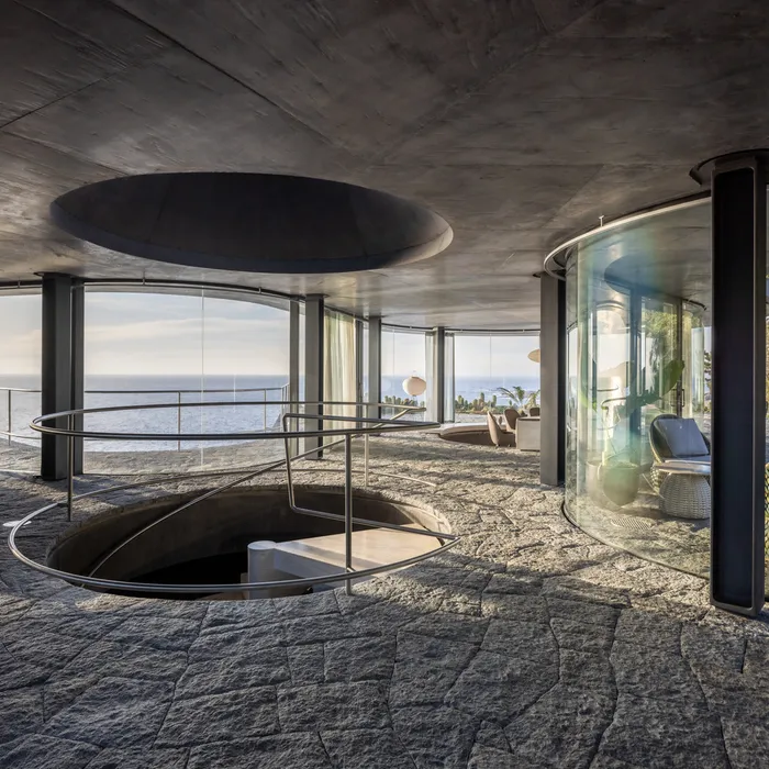 Stretching the Concrete Horizon Across the Chilean Cliffs