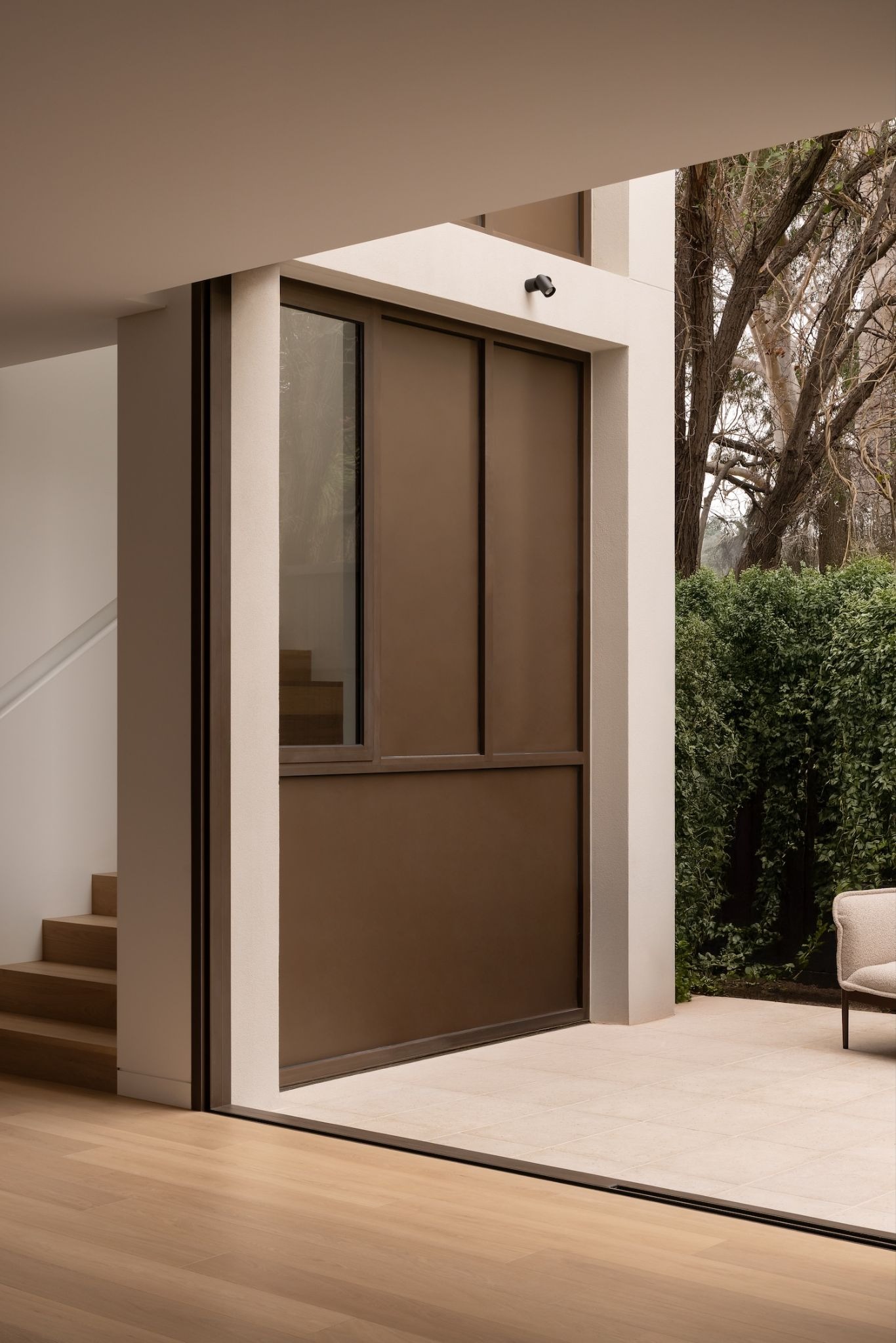 Half Courtyard House: An Inward-Looking Urban Retreat in South Yarra