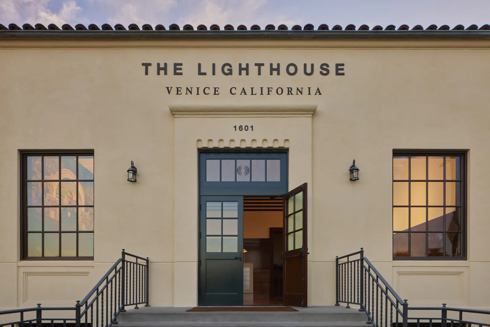 The Lighthouse, Los Angeles: A Vertical Home Shaped by Light, View, and Urban Calm