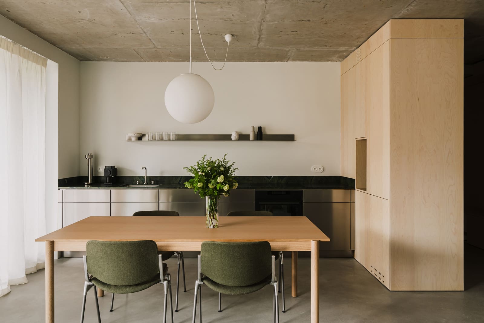 Material Restraint in a Poznań Home