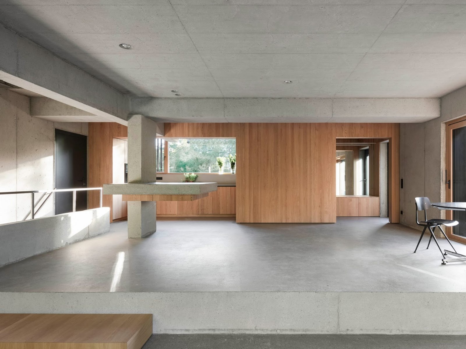 Houses With One Pillar: Buero Wagner Reimagines Residential Balance in Germany