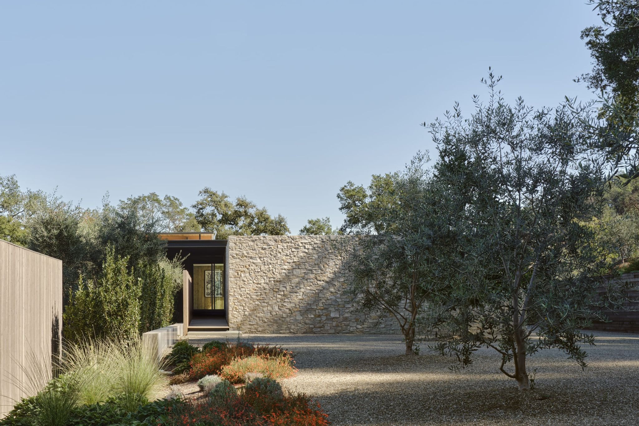 Bridging the Divide: The Trestle Residence by Aidlin Darling Design Defies Gravity in Northern California
