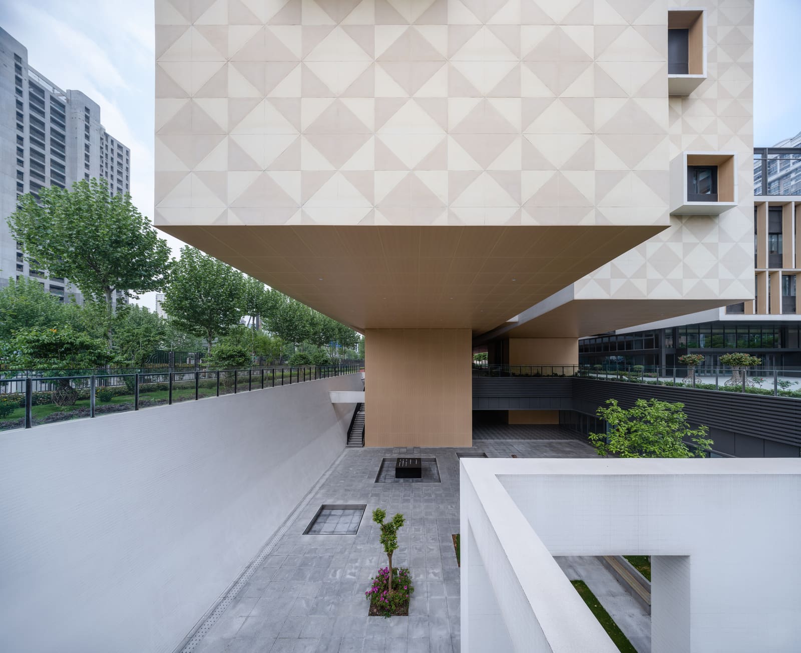 How a Chess-Specialized Campus Rethinks the Typology of Primary School Design