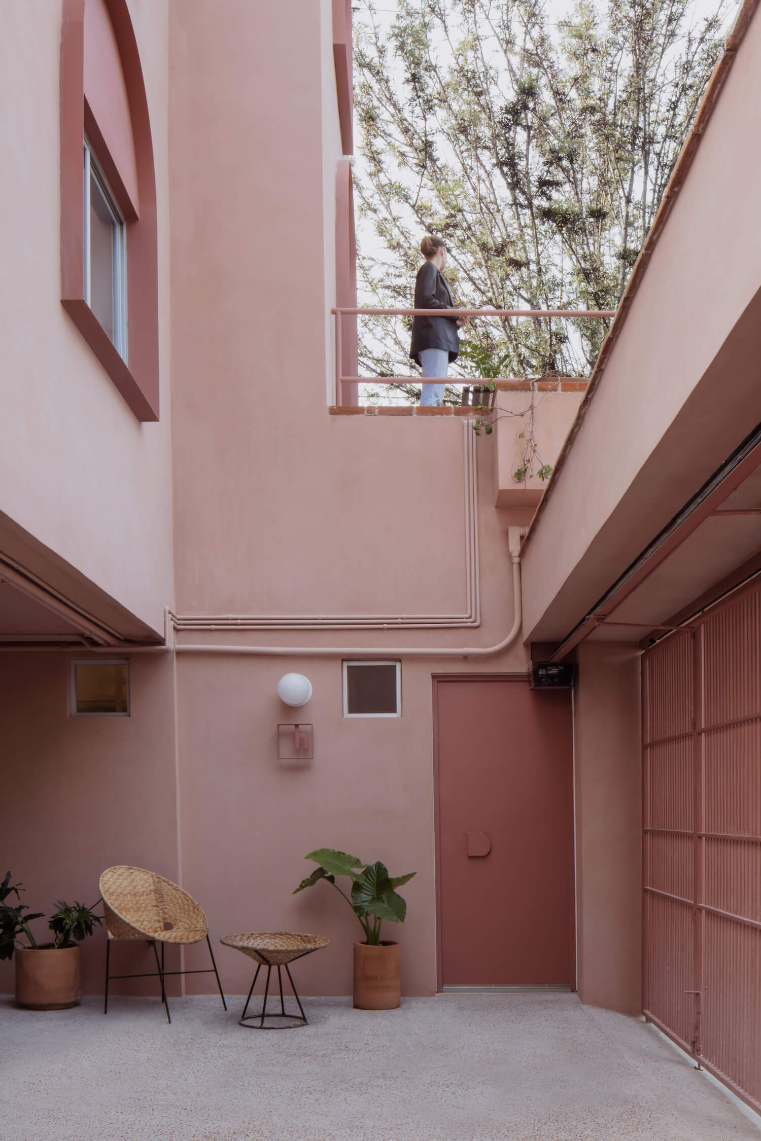 Top Picks - 7 Most Striking Pink Houses