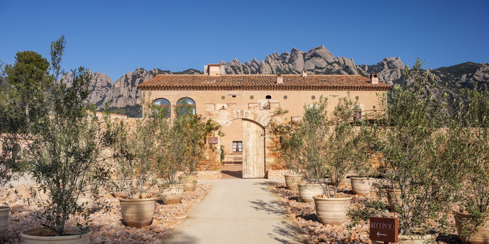 A Dialogue of Stone and Lattice: SCOB Weaves the Contemporary into the Historic Fabric of Can Farrés