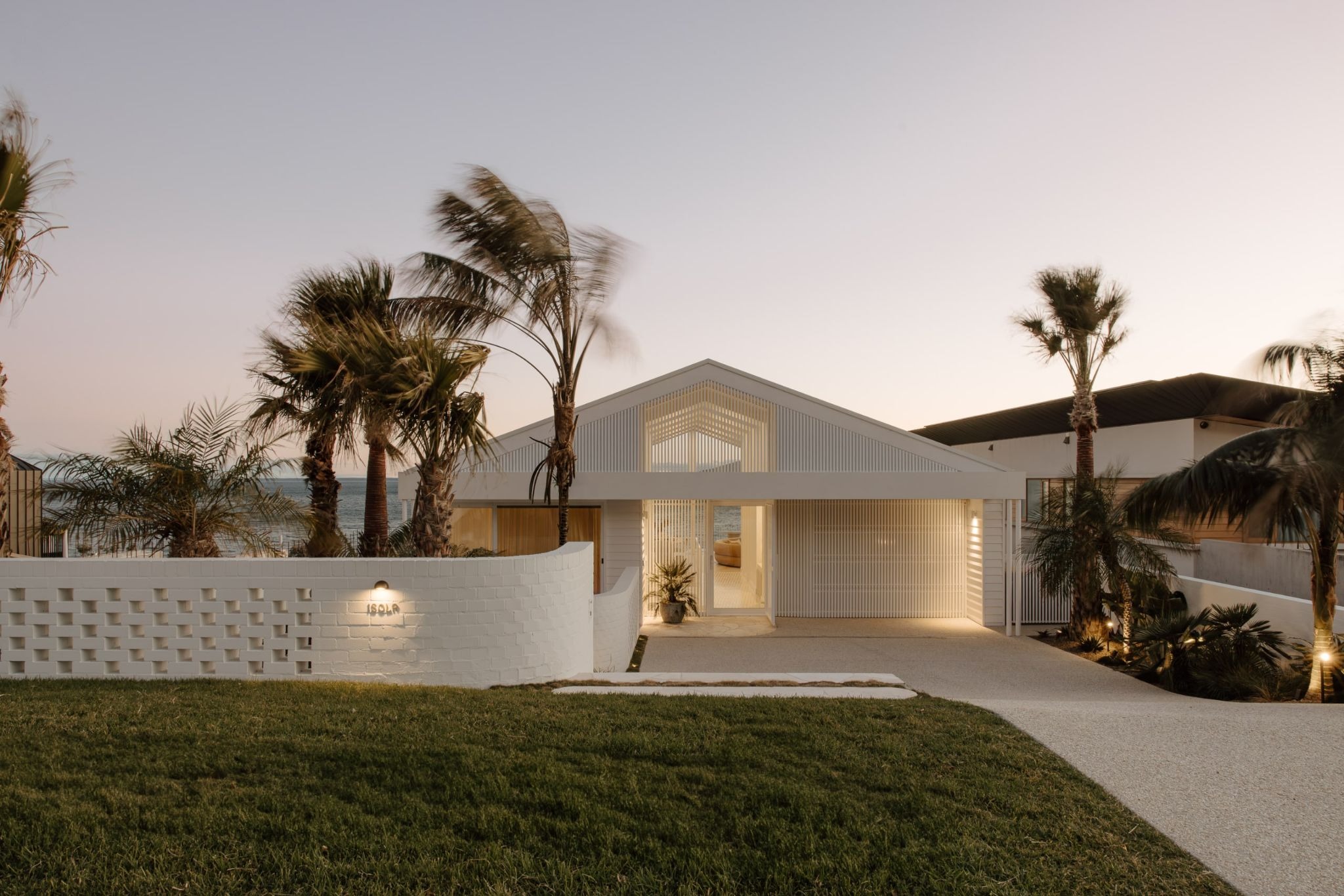 Isola Gerroa by LOWI Interiors: Quiet Beauty Along the Gerroa Headland