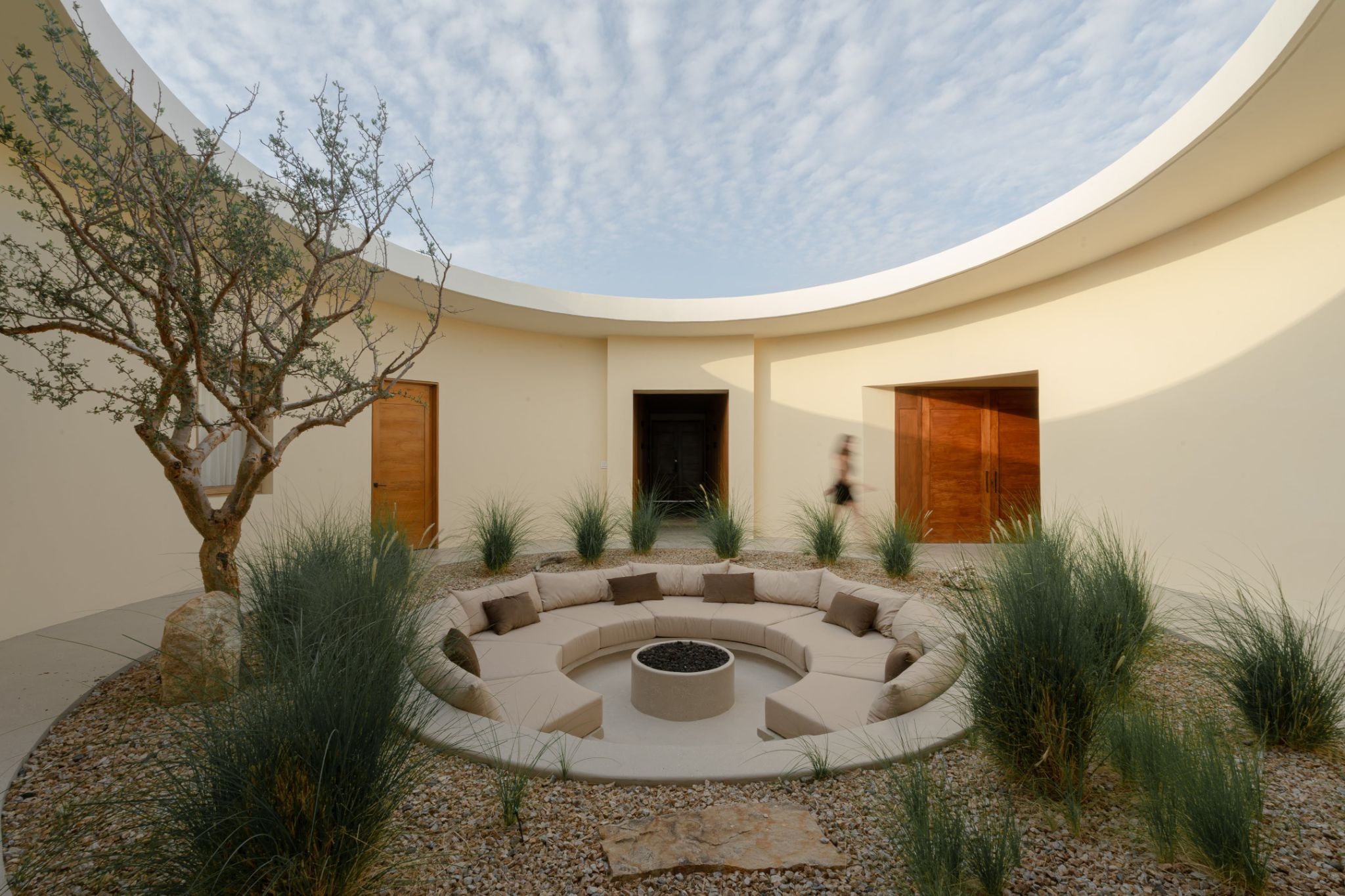 Casa Suna: A Home Shaped by Light and Stillness in La Ribera