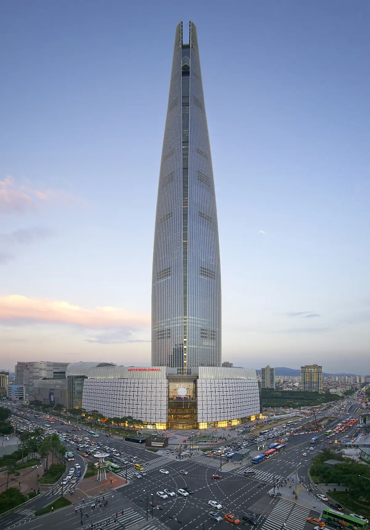 Above The Clouds: The Cultural And Sustainable Vision Of Lotte World Tower