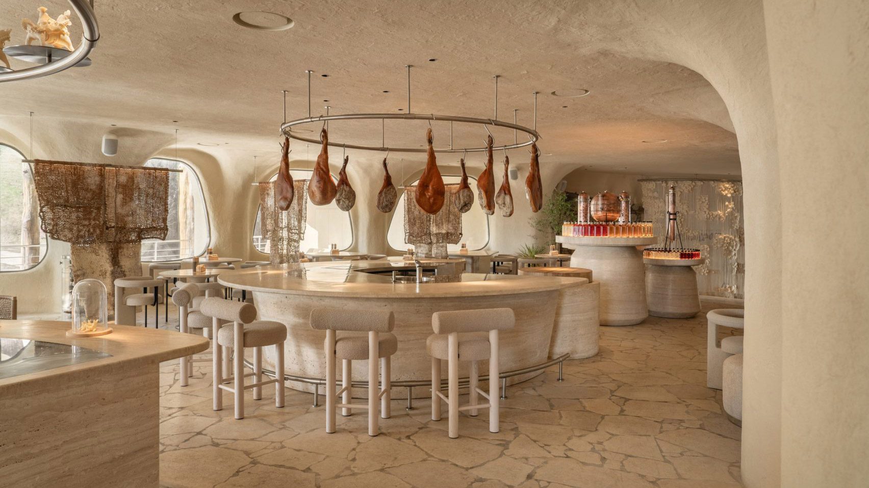 Top Picks - 8 Extraordinary Restaurants That Rewrite The Dining Experience