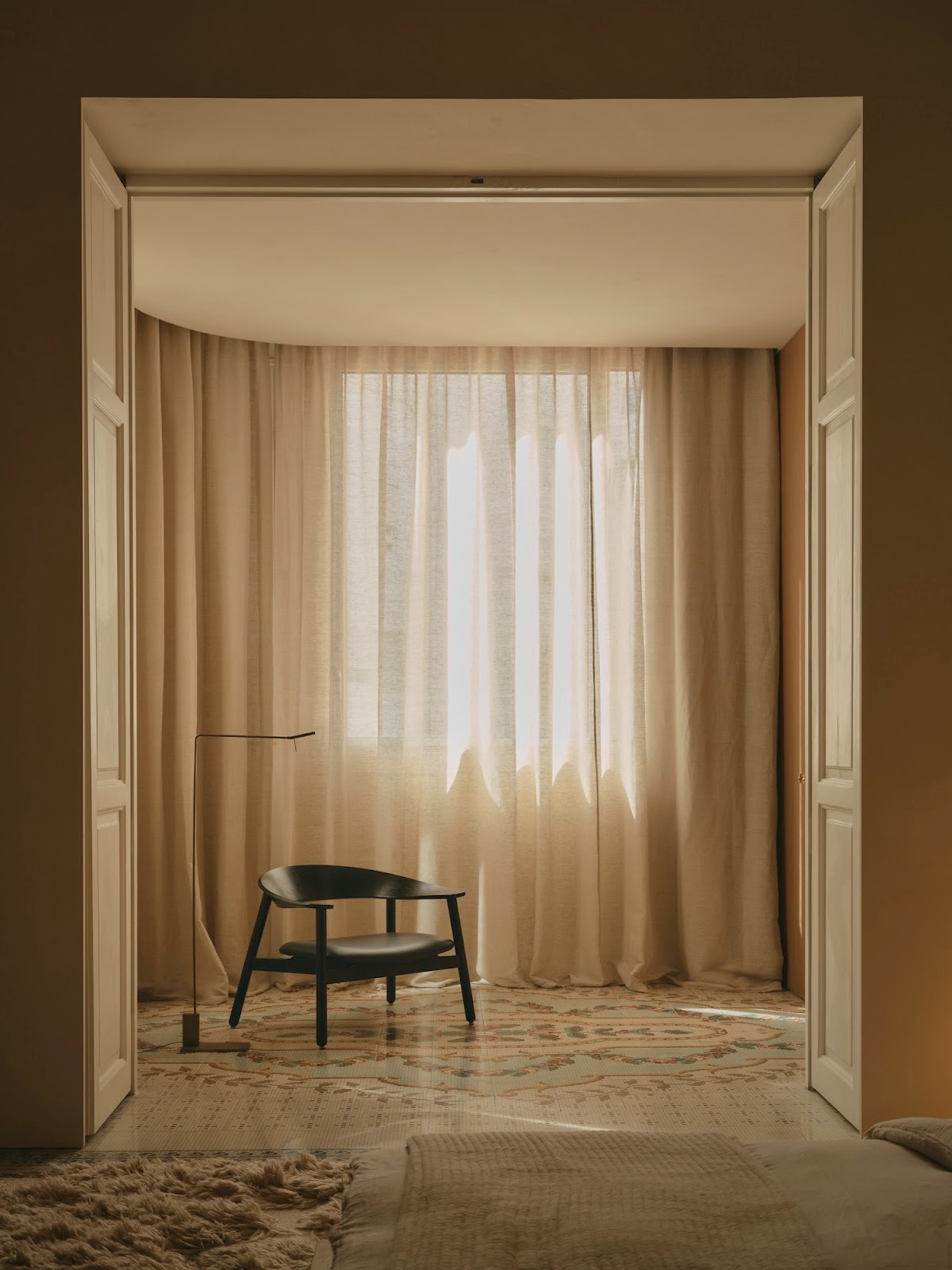 GE Apartment: A Quiet Domestic Landscape Shaped by Light and Proportion