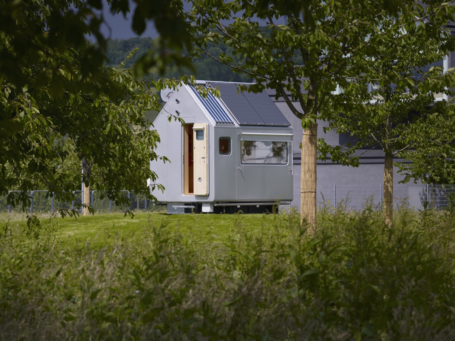 Top Picks - 5 Best Compact Homes: Small Scale, Big Design