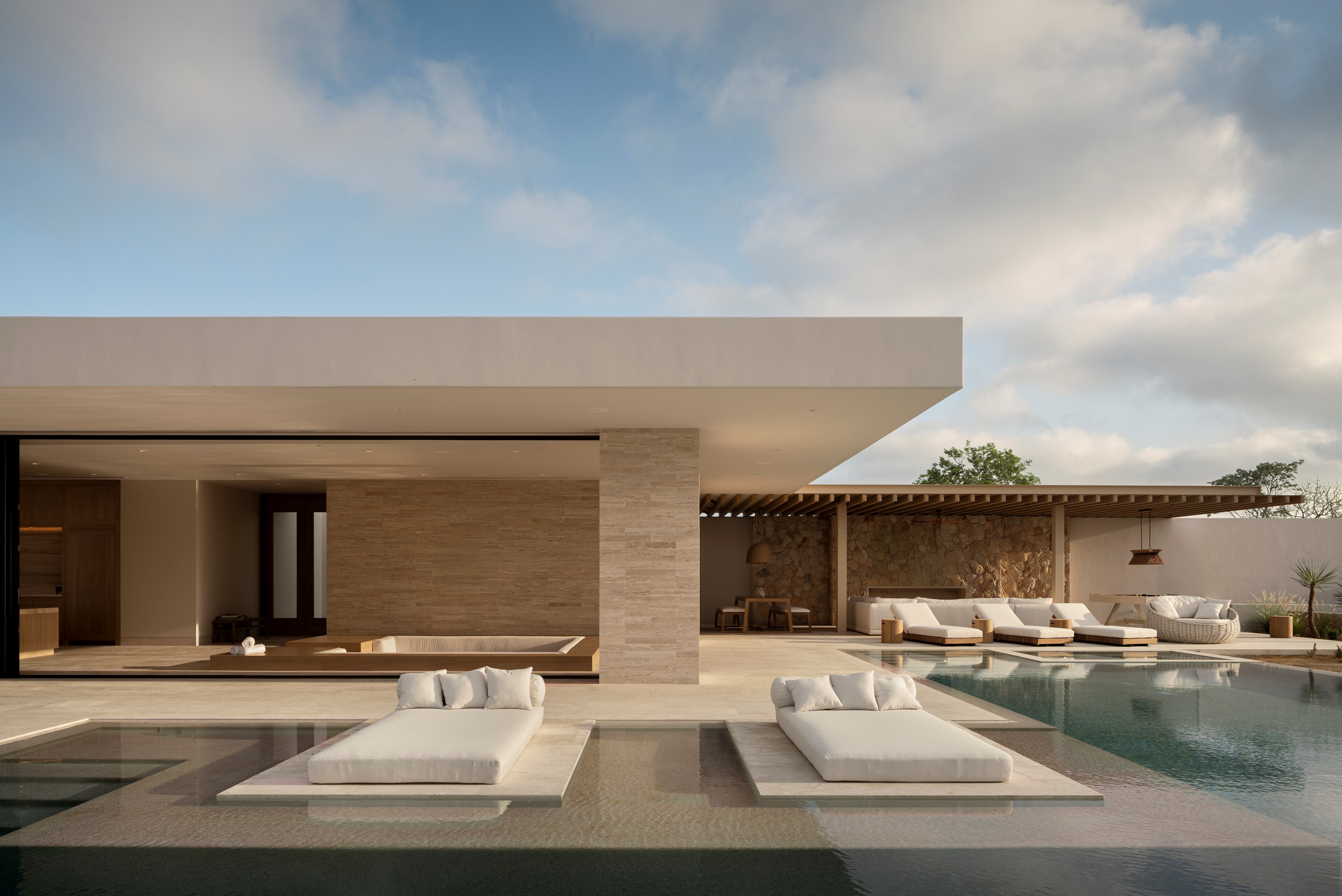 Casa La Vista: A Desert Home Framing The Horizon