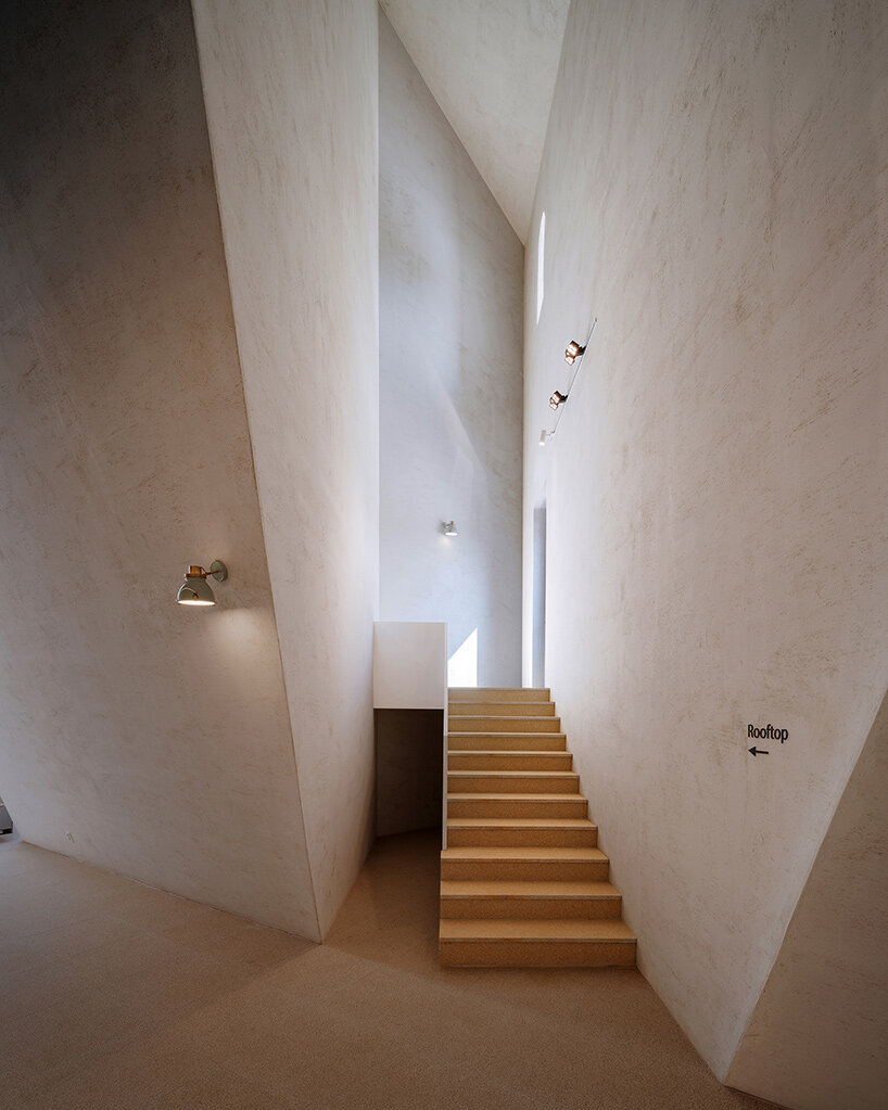 Monologue Café: A Fortress Of Memory Carved Into The Korean Landscape