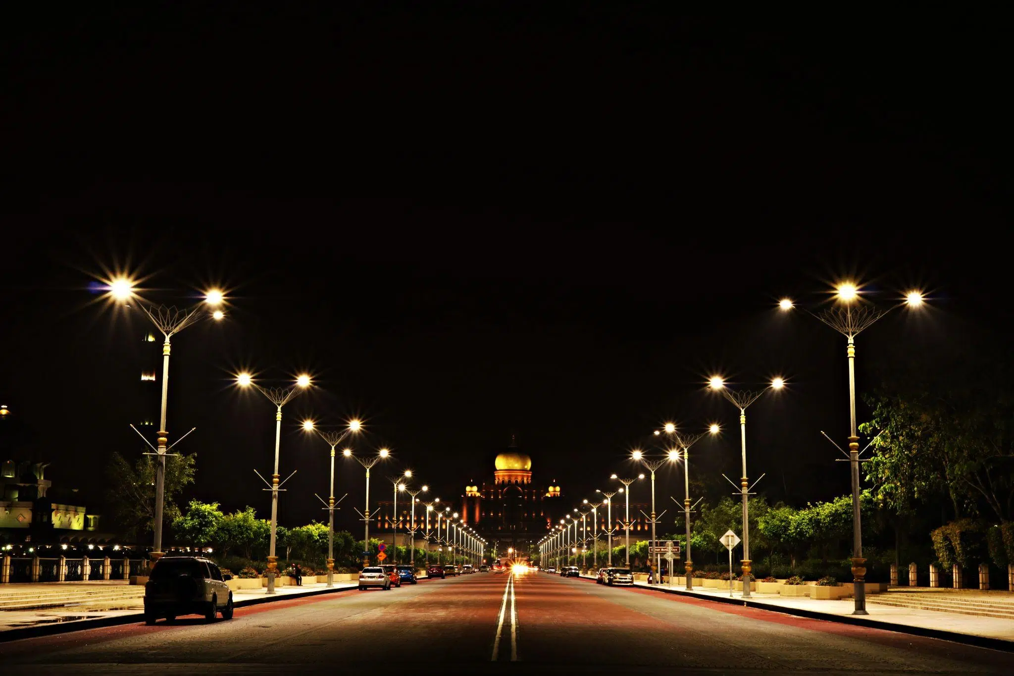 Urban Glow: The Evolution Of Public Lighting