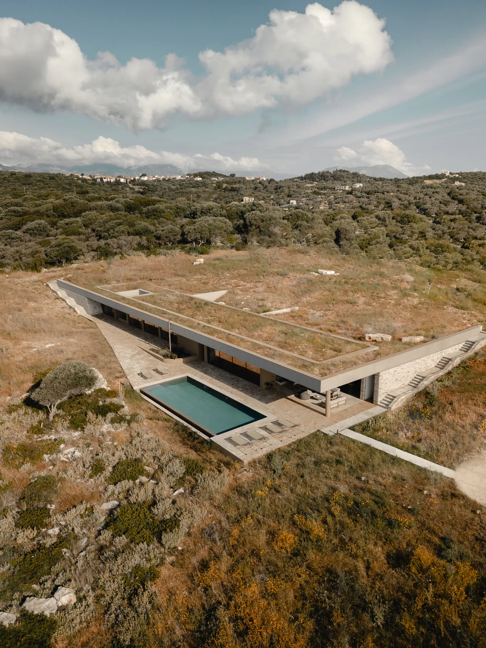 Top Picks - 8 Residences That Dissolve Into The Landscape
