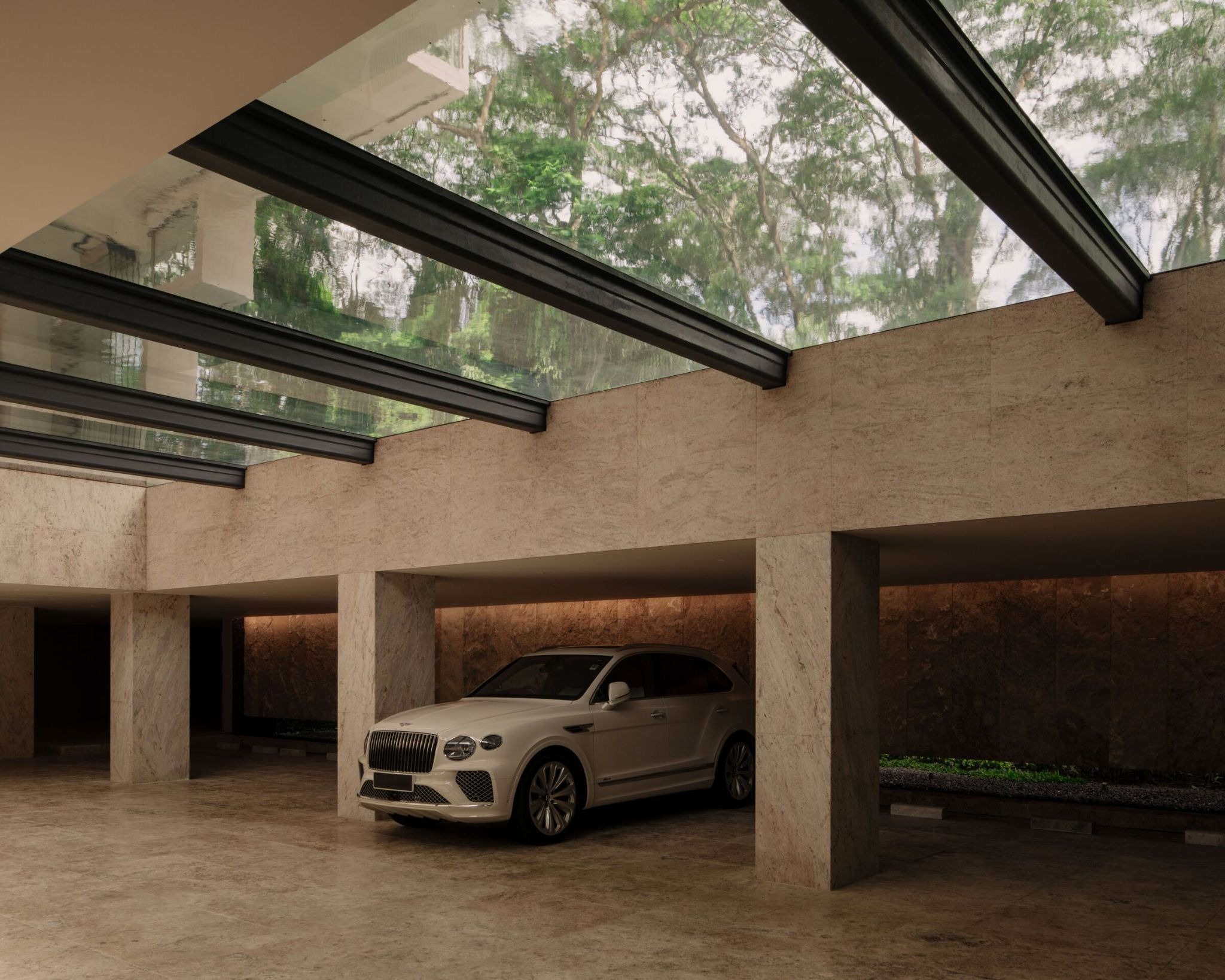Framing Harmony: The Moongate House by Chang Architects is a Poetic Journey Through Circles