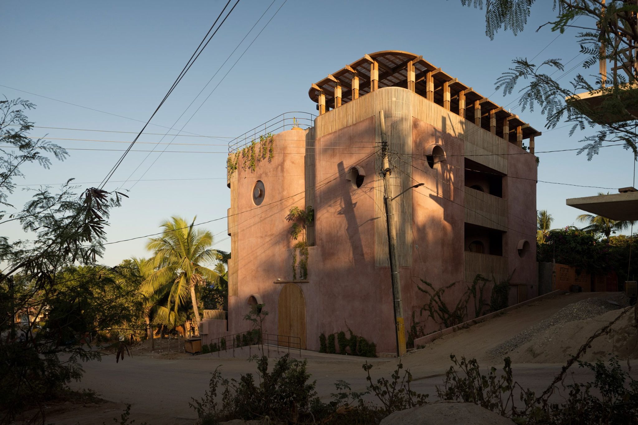 The Rose-Hued Cavern: Estudio Carroll Sculpts a Soft Sanctuary in Puerto Escondido