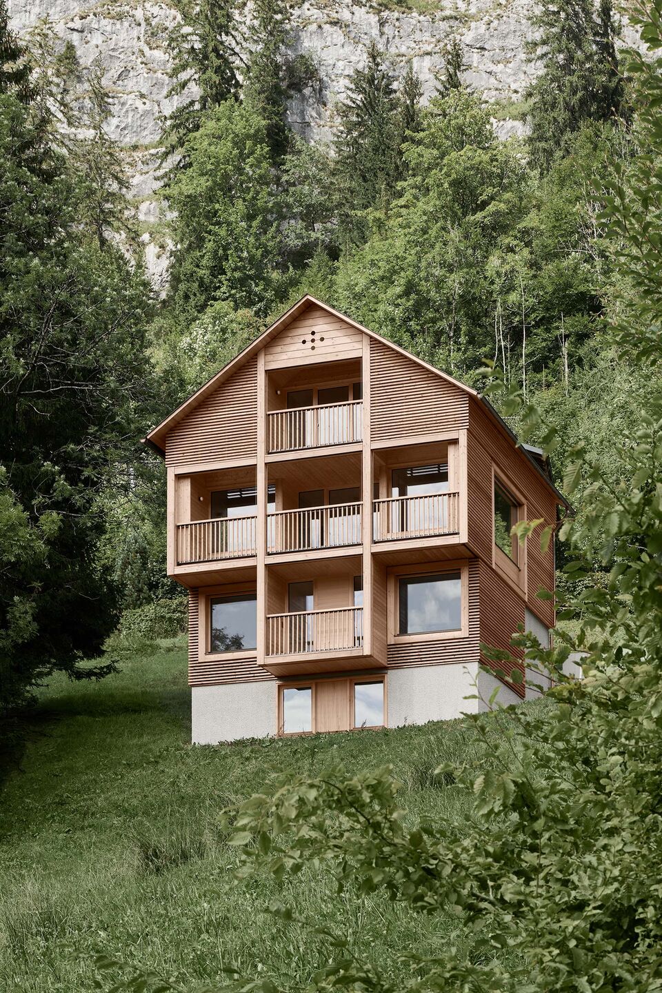 Top Picks - 10 Mountain Homes Rooted In The Landscape