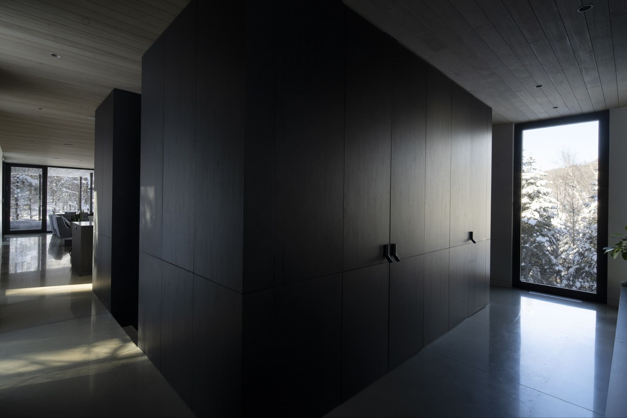 DKA Architects Composes a Rhythmic Sanctuary at Lac-Rougeaud