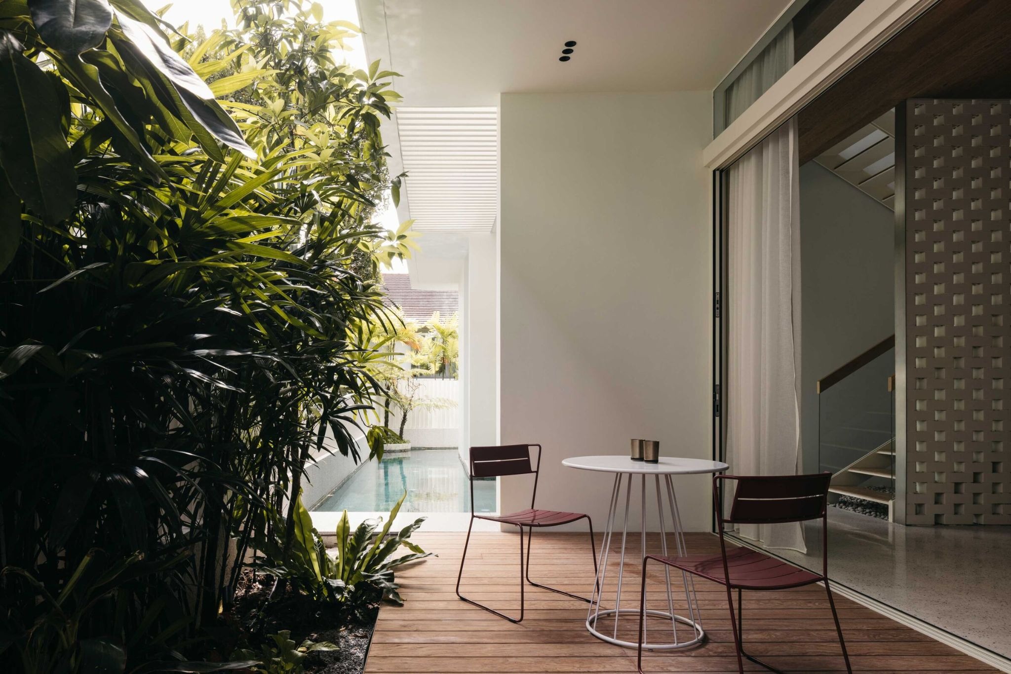 The Wicker House by Ming Architects Weaves Light, Privacy, and Tropical Ease in Singapore