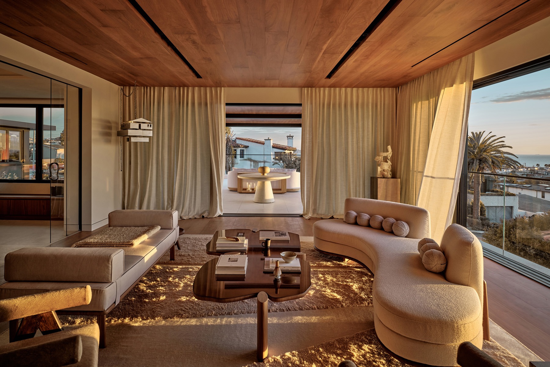 A Quiet Dialogue Across the Pacific: Teo Yang Studio Softens the Edge of Manhattan Beach