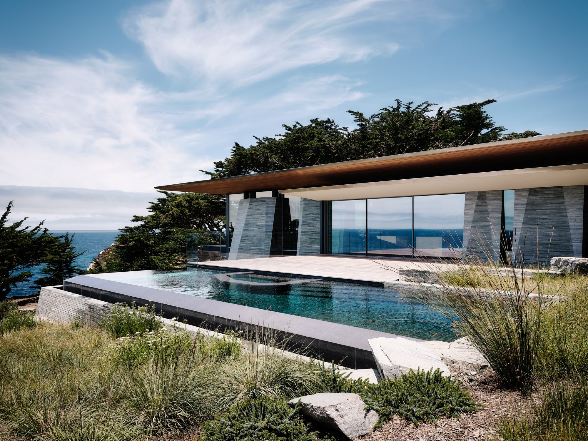 The Silent Sentinel: Field Architecture Weaves a Home Through the Big Sur Redwoods