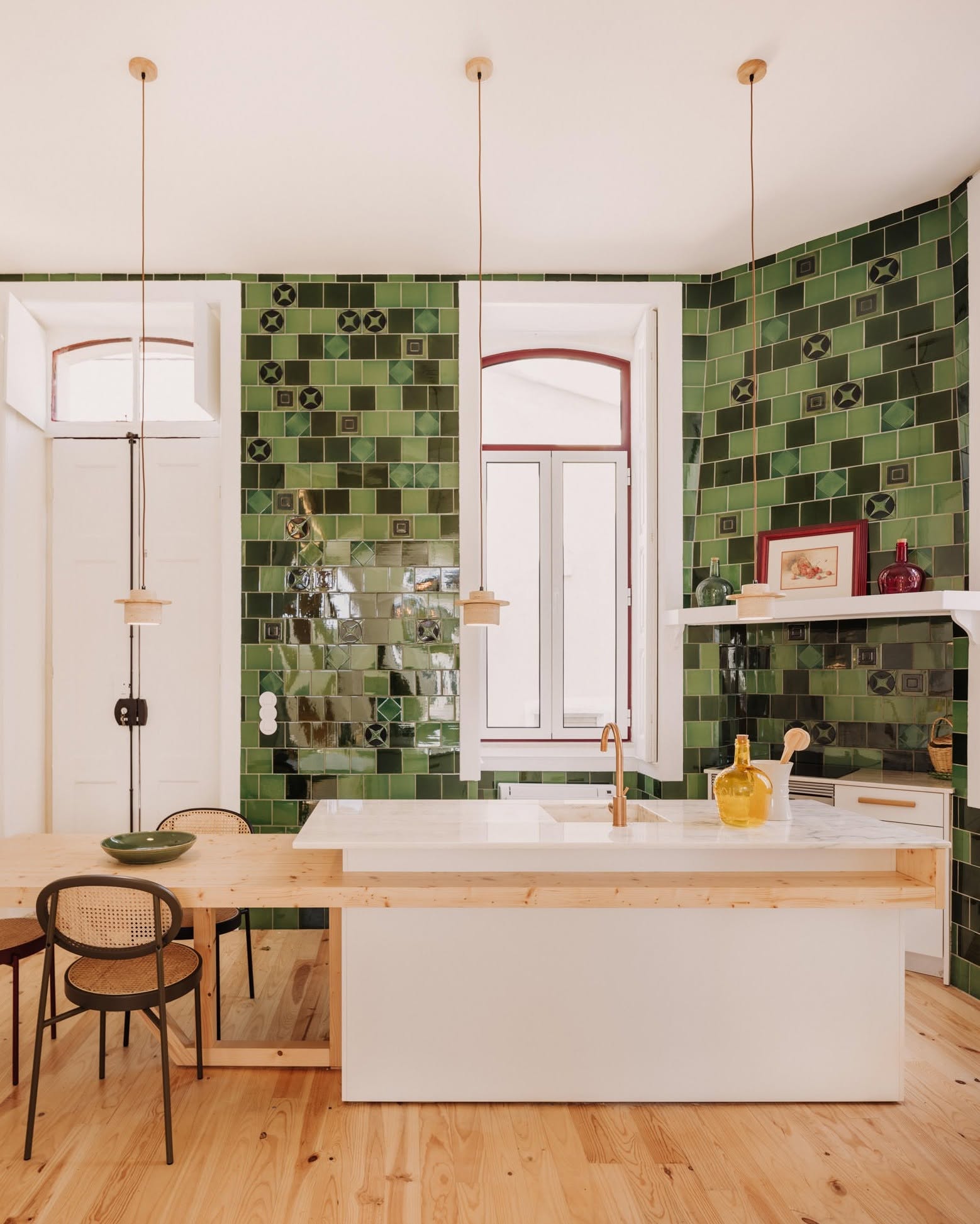Top Picks - 8 Kitchens Where Natural Stone Takes Center Stage