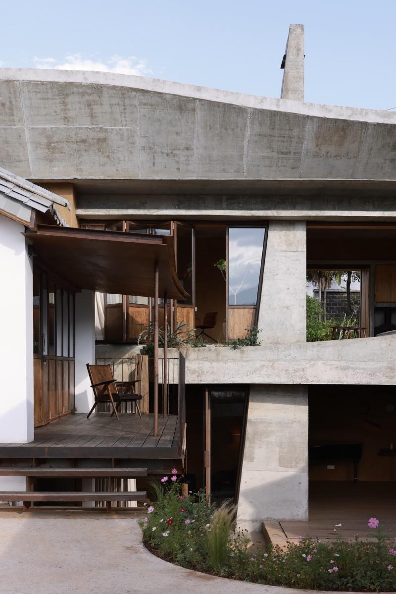 The Punctured Courtyard: xiān Architects Recomposes Rural Memory in Shaxi