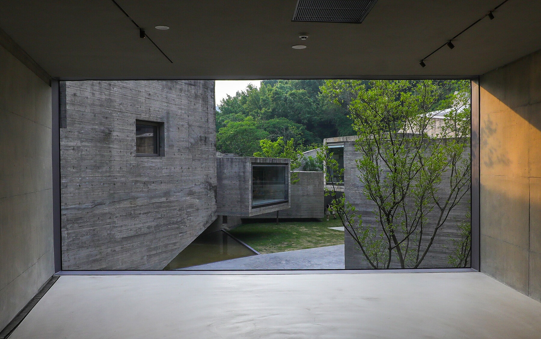The Ink Wash Serpent: ZAO Embeds the Xiao Feng Art Museum into Hangzhou’s Mountain Root