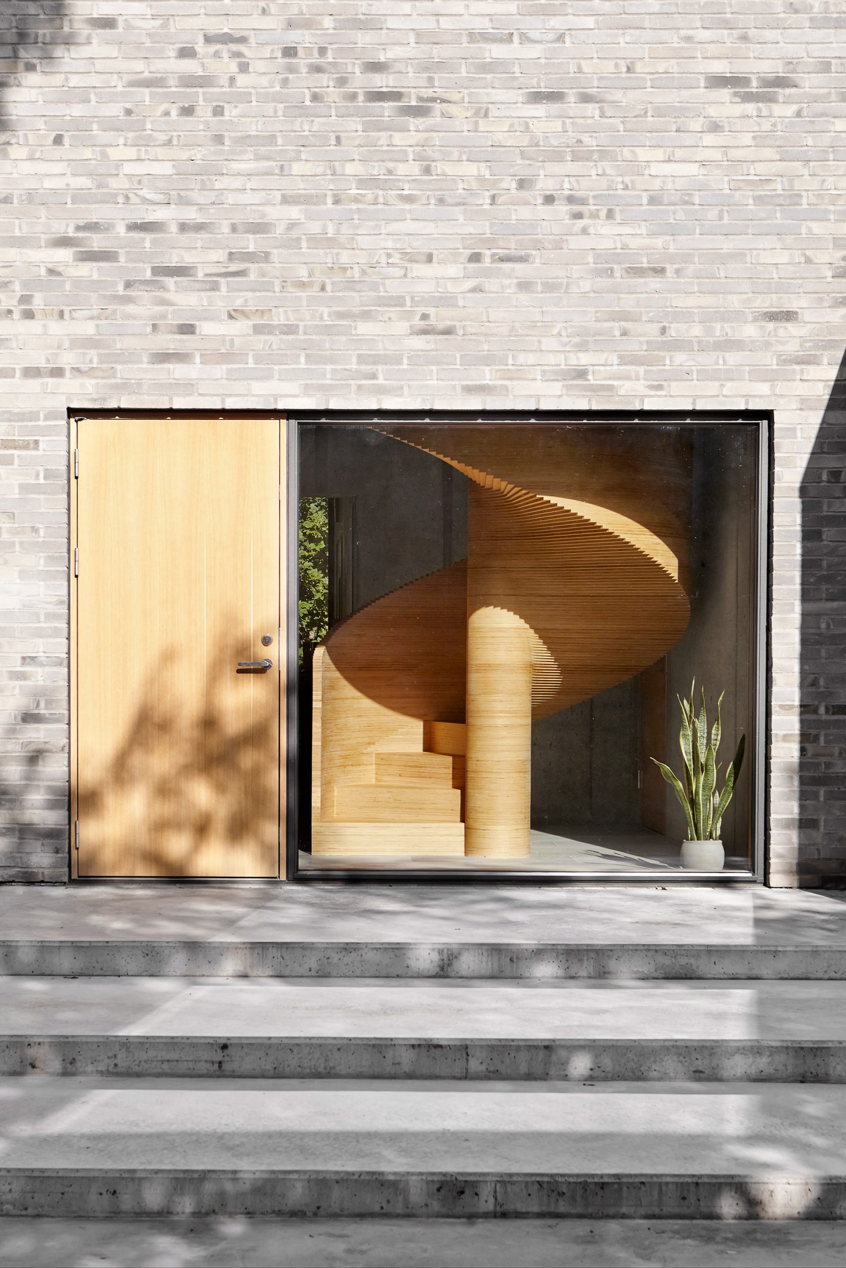 Top Picks - 6 Sculptural Staircases That Turn Homes Into Art