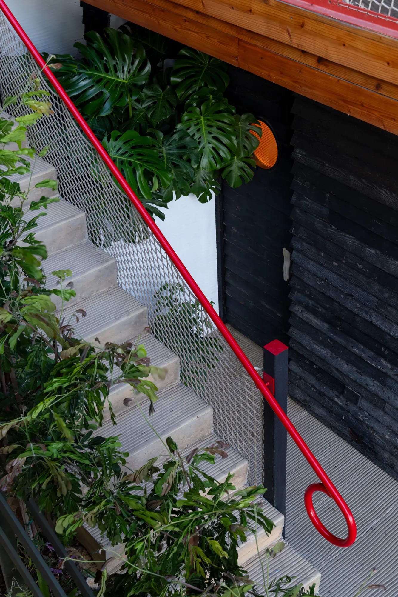 Diego Cano Lasso Weaves a Steel Skeleton Through the Los Angeles Hillside