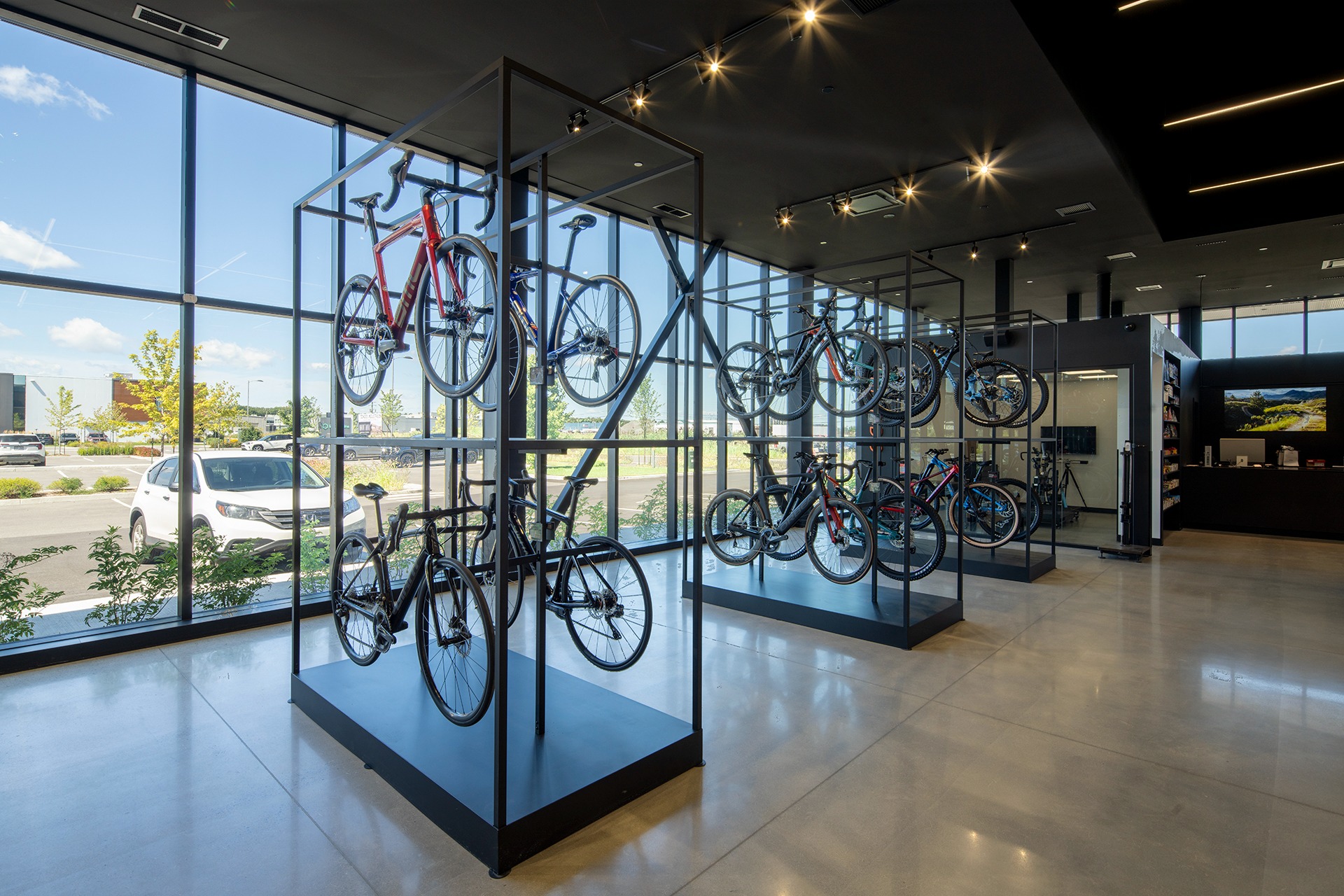 Bicycles Quilicot: A Dynamic Retail Space That Moves With You