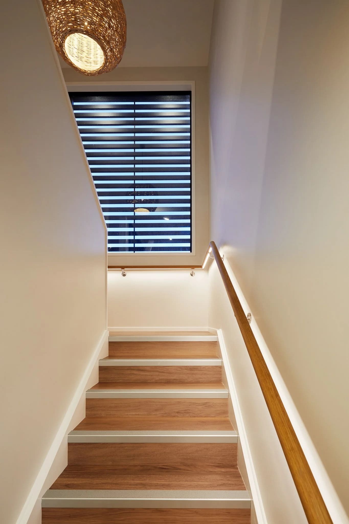 Otira Close: An Architectural Retreat Overlooking Lake Wakatipu