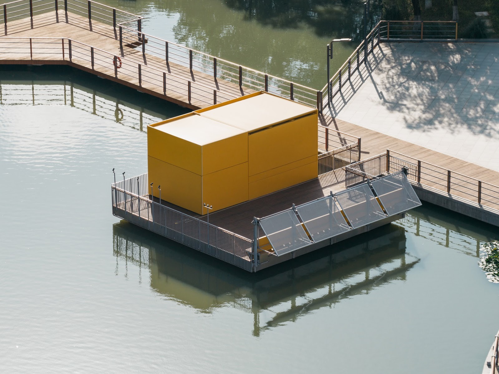 The Bloom Box Café: SoBA Architects Creates a Floating Pavilion of Light in Kunshan