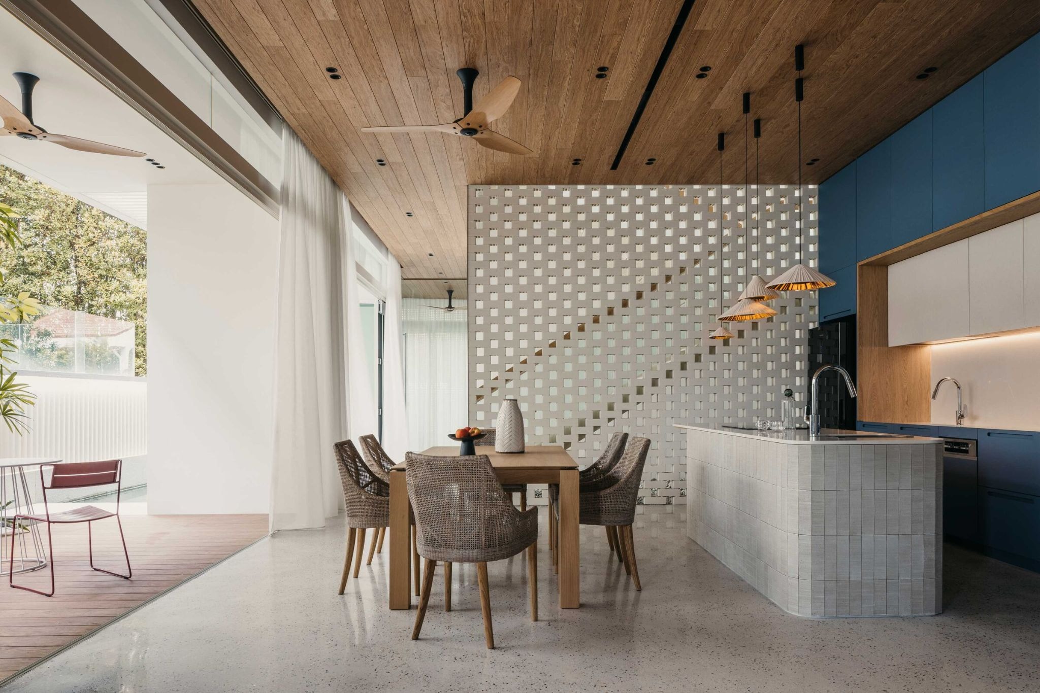 The Wicker House by Ming Architects Weaves Light, Privacy, and Tropical Ease in Singapore