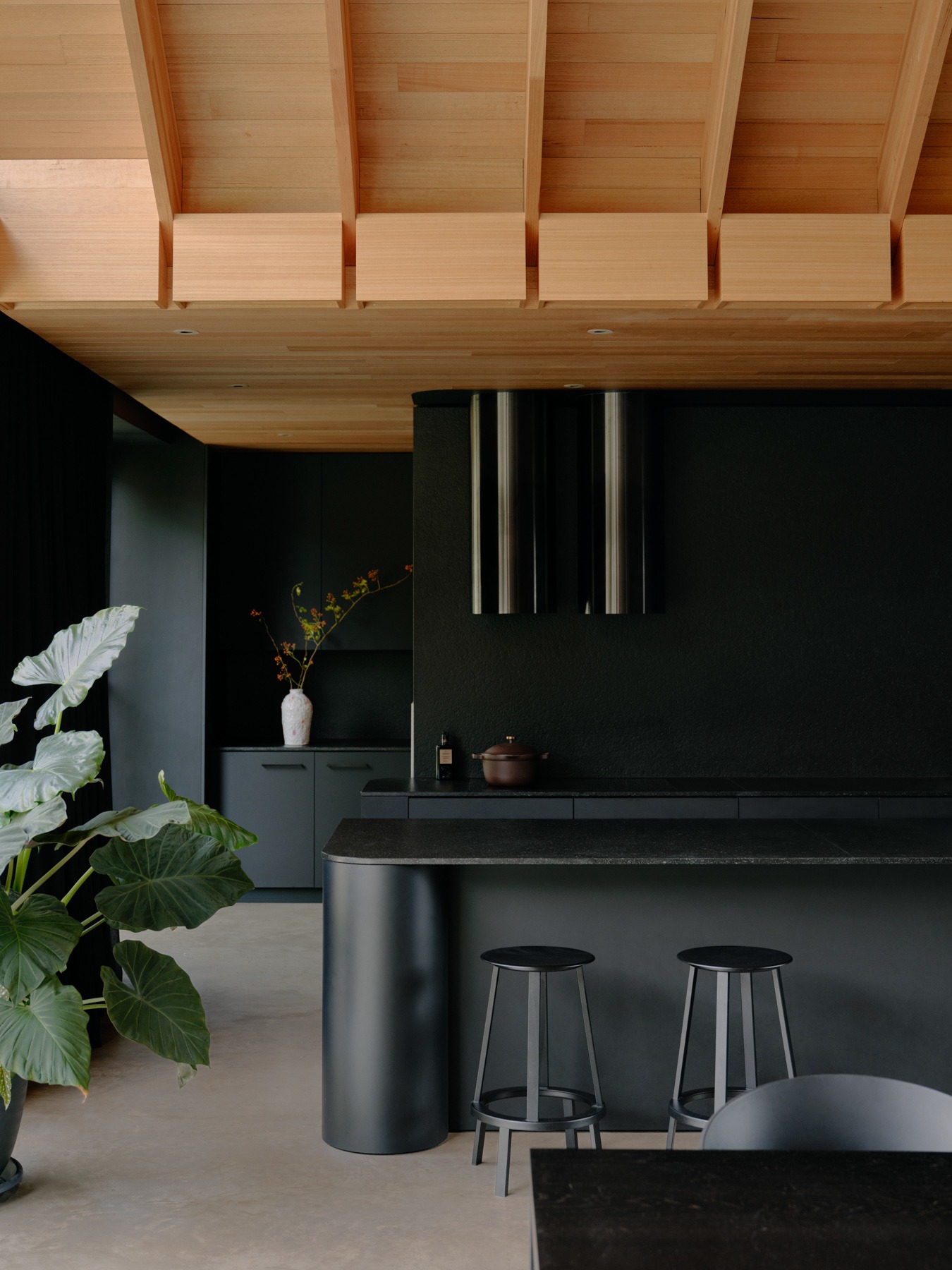 Yarraville Peak: A Sculpted Urban Sanctuary by Weaver+Co Architects