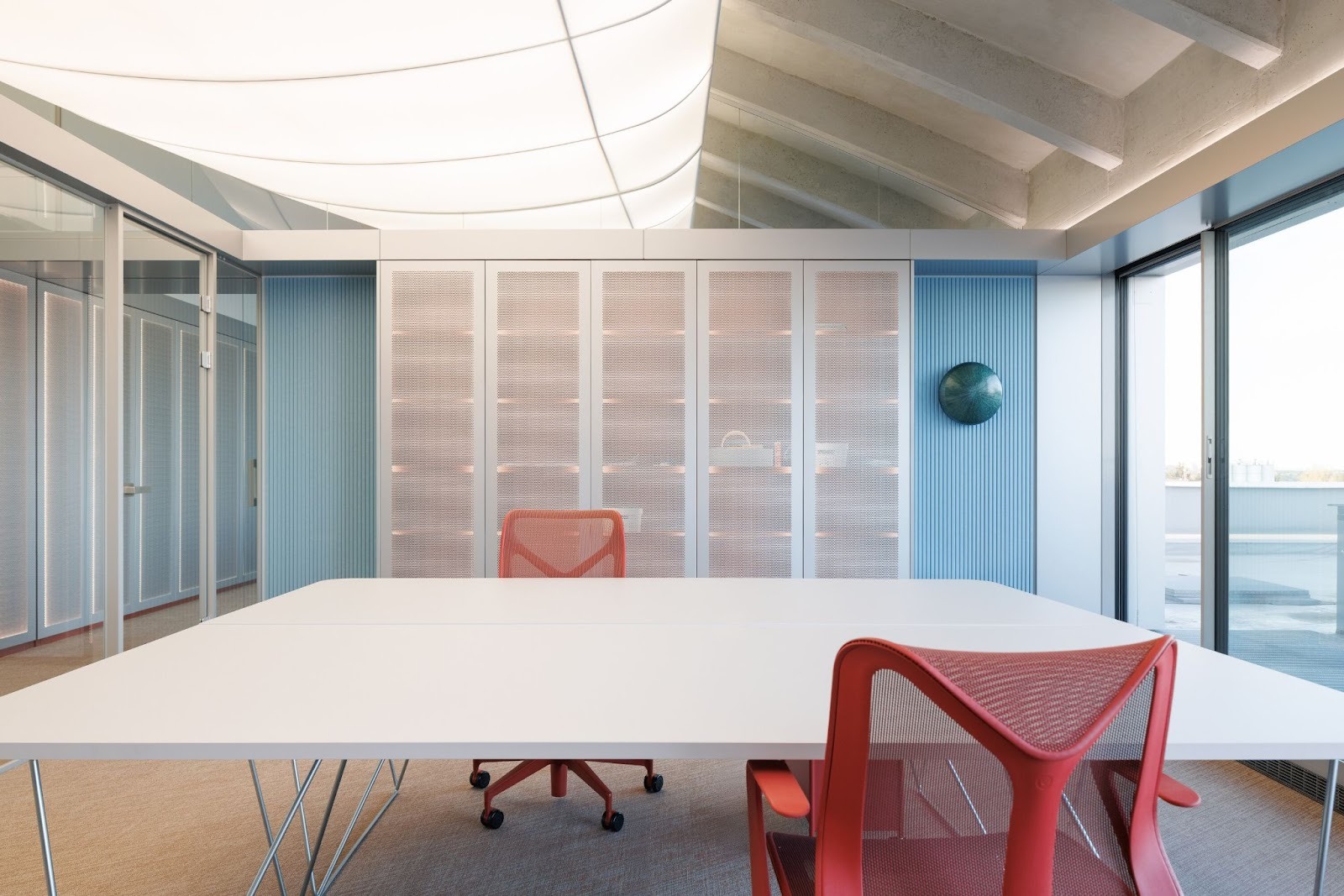 BlueRiot Deveron Workspace: CISARSTUDIO Shapes a Calm and Adaptive Office in Prague