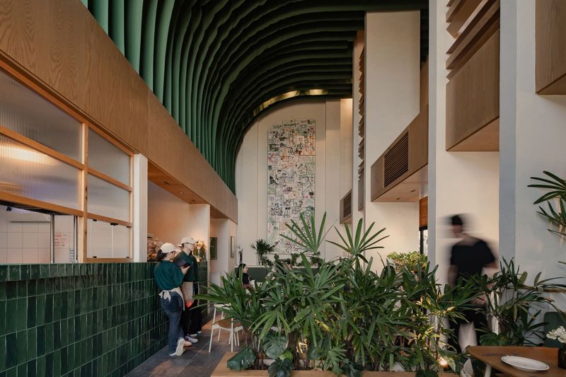 How a Commercial Shell Became an Art Deco-Inspired Dining Room in Mérida