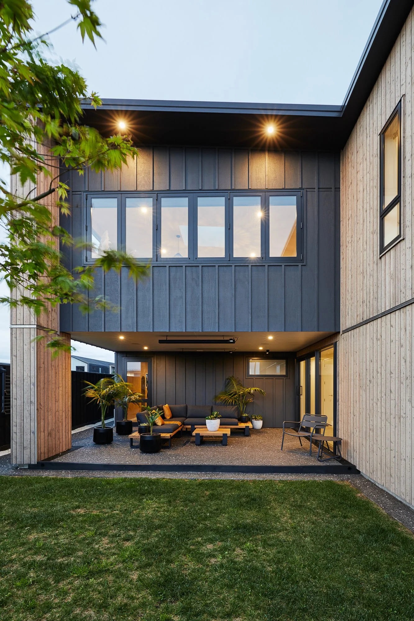 Otira Close: An Architectural Retreat Overlooking Lake Wakatipu
