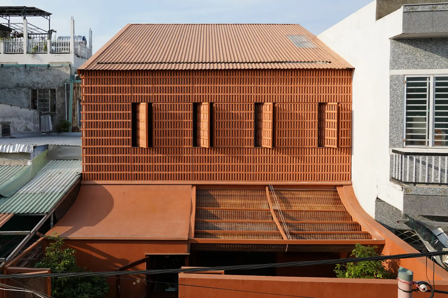 Top Picks - 7 Terracotta Houses Celebrating Texture, Light, And Earth