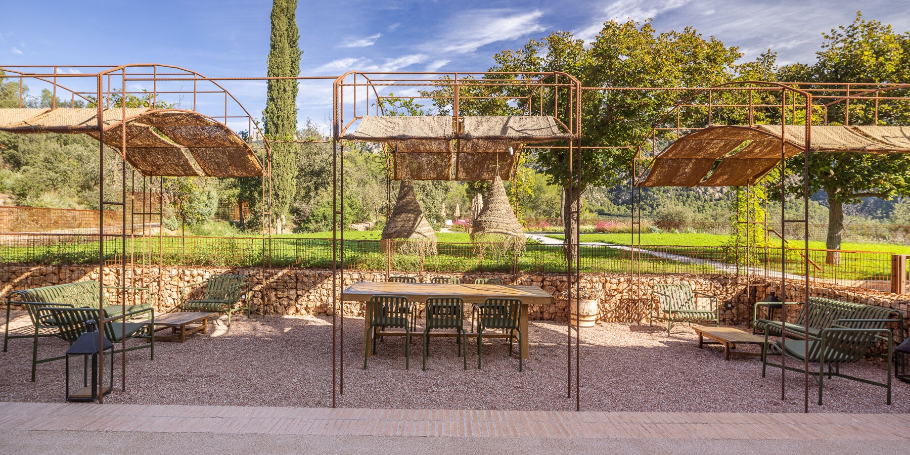 A Dialogue of Stone and Lattice: SCOB Weaves the Contemporary into the Historic Fabric of Can Farrés