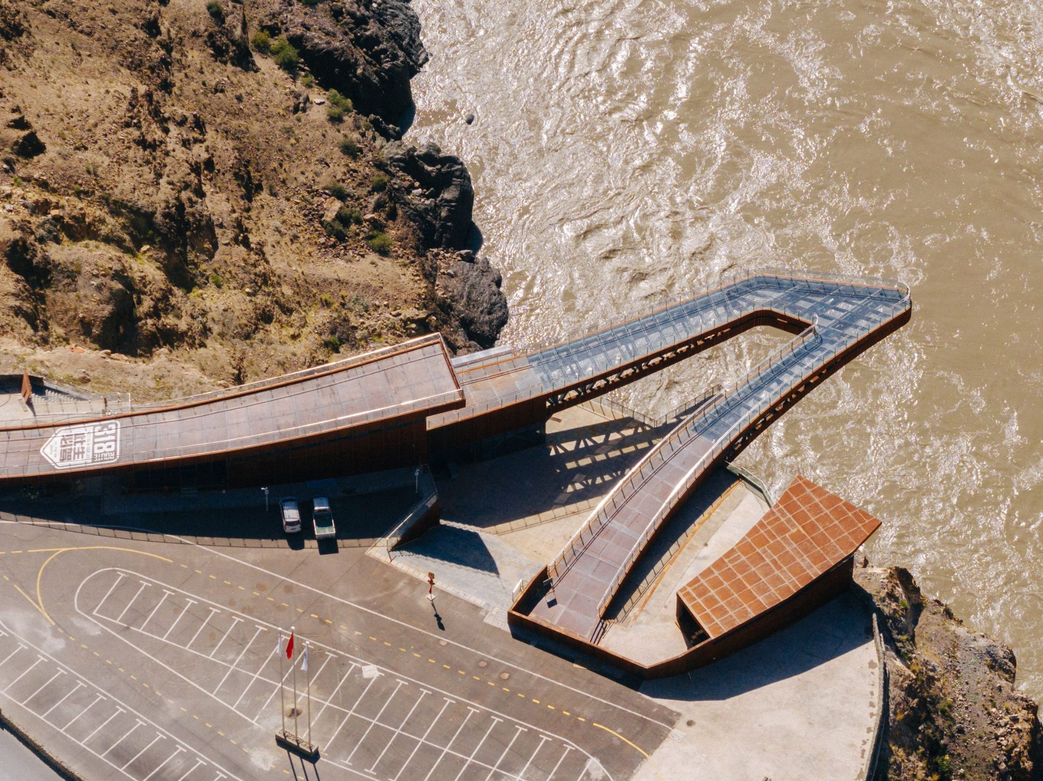 A Walk Above the Abyss: Archermit’s Vision at Nujiang River 72 Turns Canyon Scenic Area