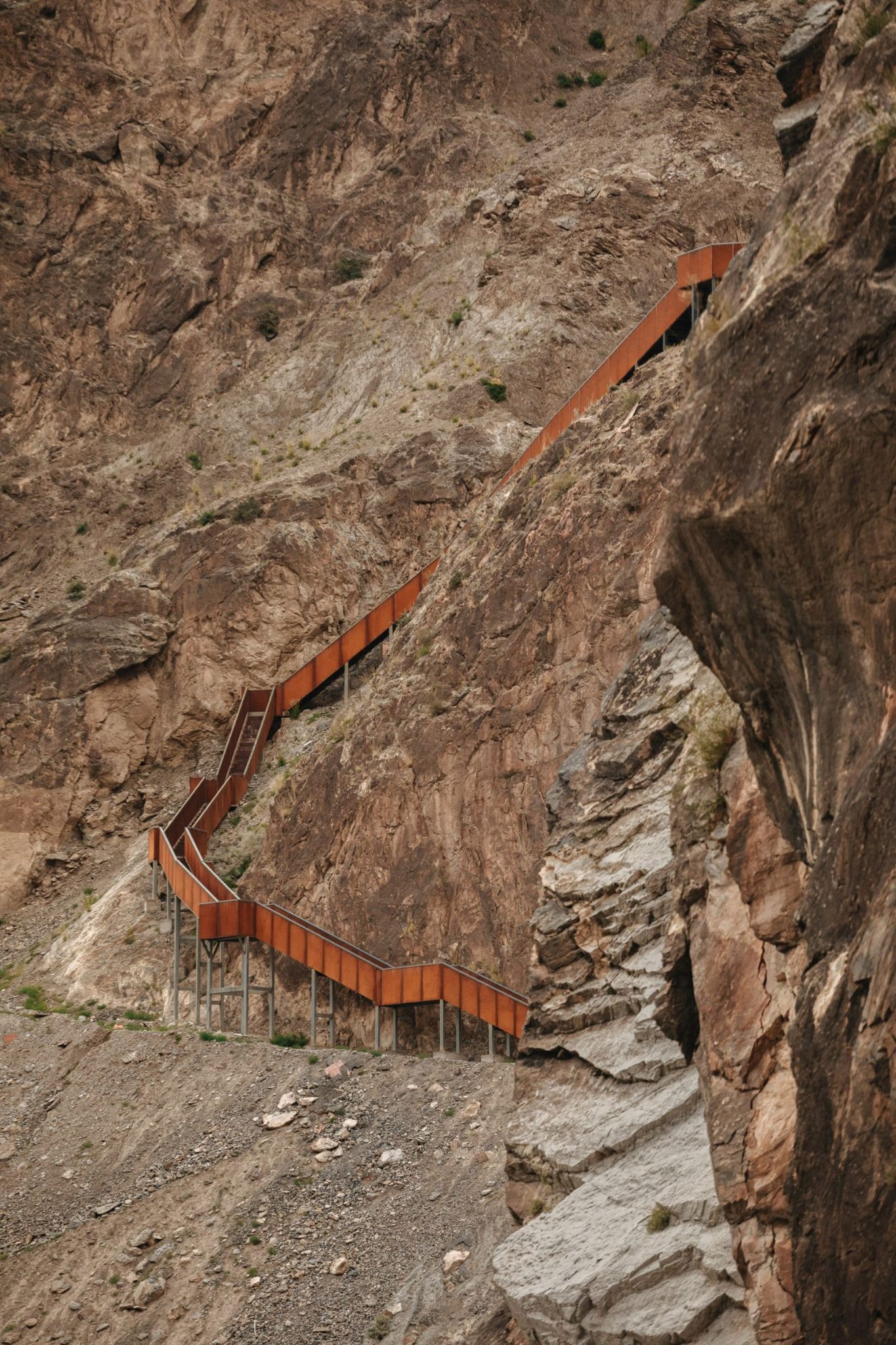 A Walk Above the Abyss: Archermit’s Vision at Nujiang River 72 Turns Canyon Scenic Area