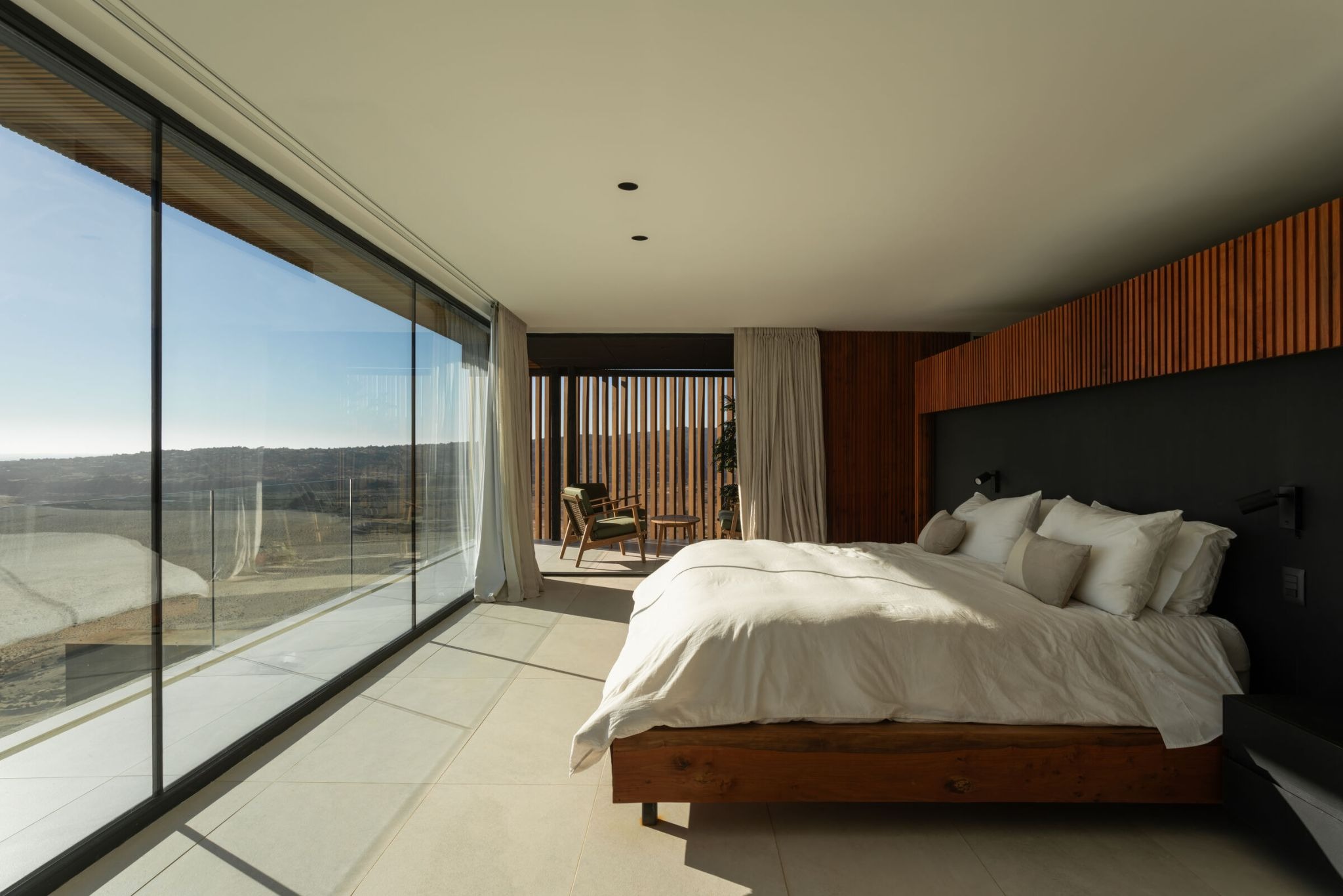 The Levitating Observatory: AFARQ Arquitectos Suspends Casa Alta Above the Chilean Coast