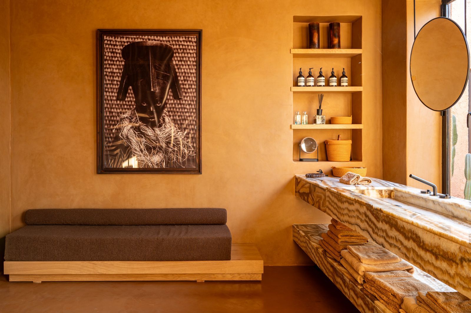 Earth Reds, Clay, And Ochre In Modern Interiors