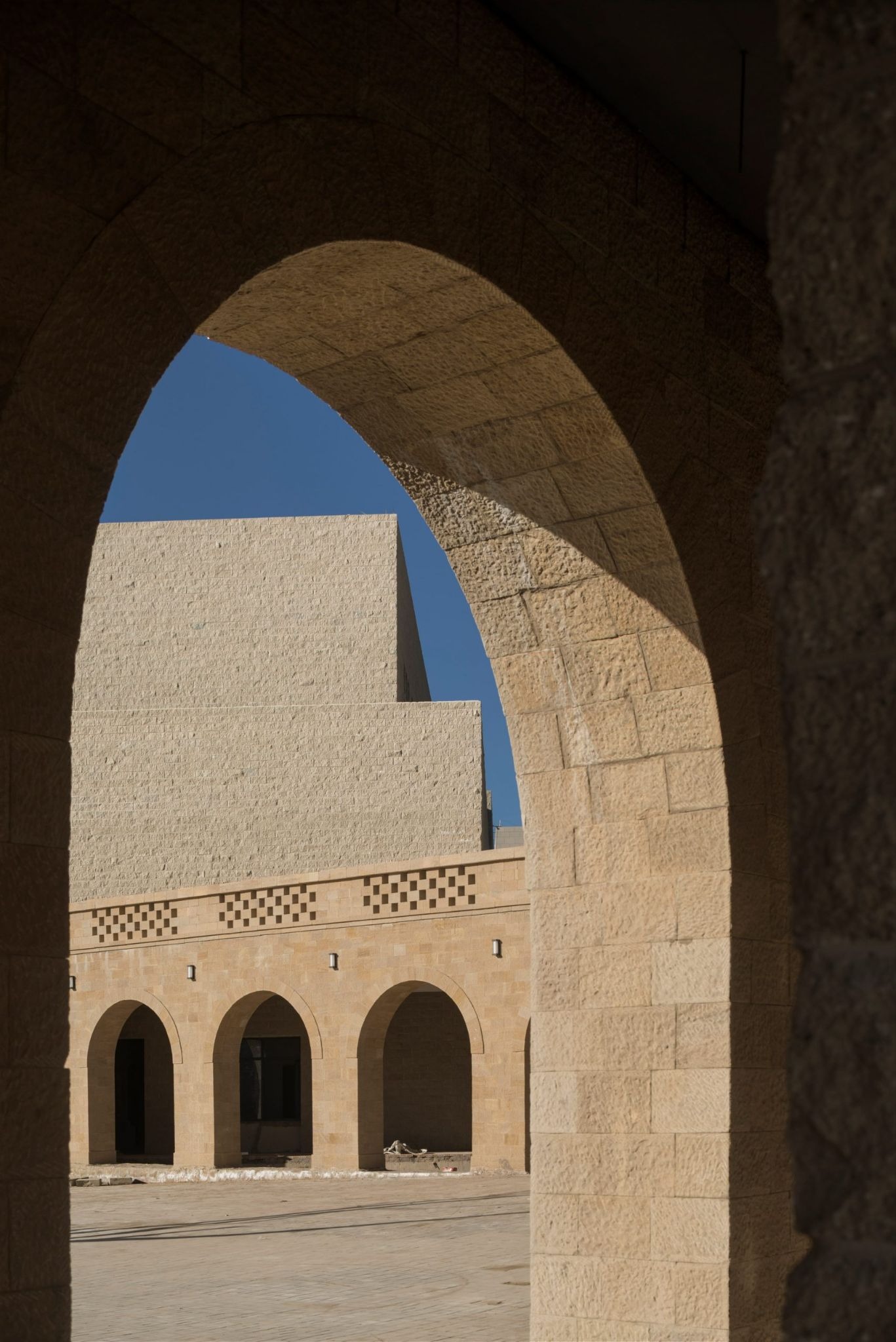 Built Into the Contours of the Plateau, Yan’an’s Campus Becomes a Living Extension of the Earth