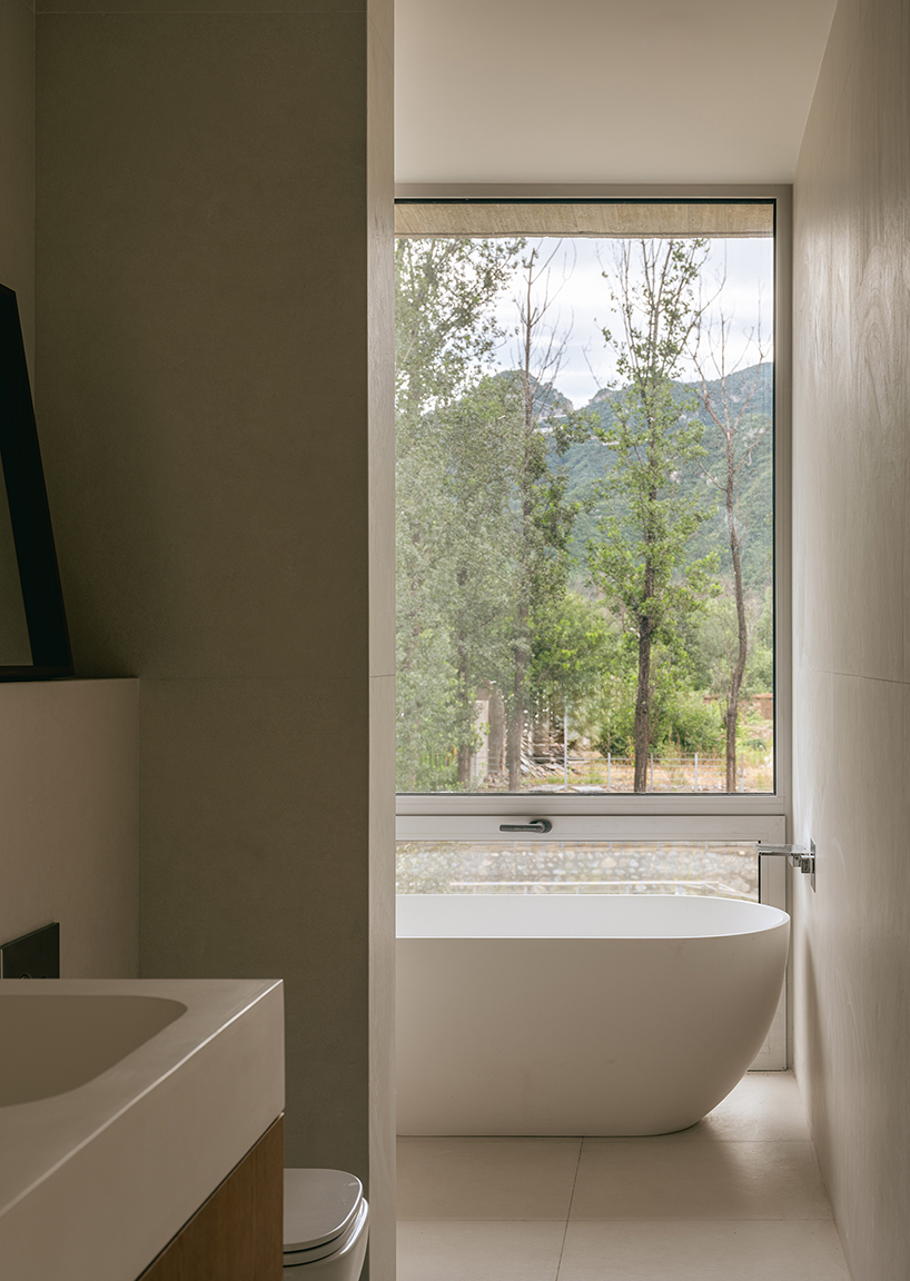 Architecture in Dialogue with Village Life: Riverside House by Xiān Architects